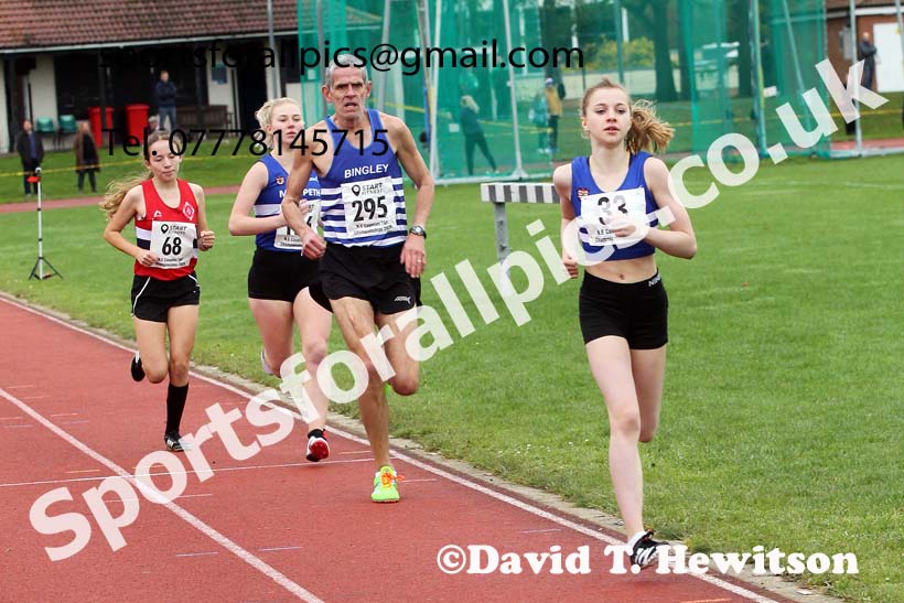 800 metres, NECAA Open Meeting, Morpeth, Sunday, October 18th. David T. Hewitson/Sports for All Pics
